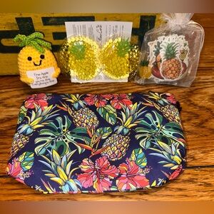 Colorful Tropical Pineapple Cosmetic Pouch~New in package~You all items in pic